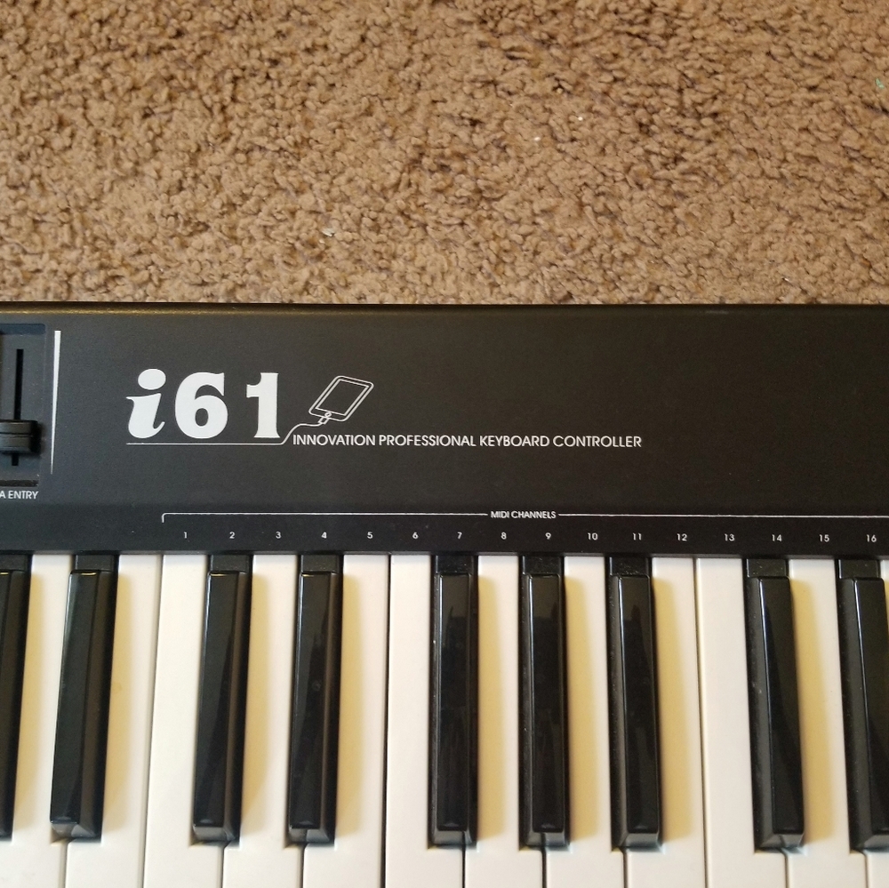 i61 61-Key MIDIplus Keyboard Midi Controller - Picture 8 of 10
